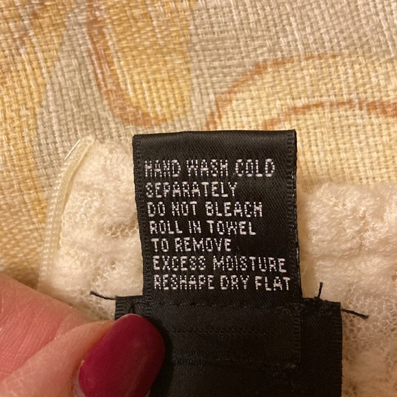 INC petite women’s long sleeve lace bell- sleeve turtleneck top with zip back. - Picture 6 of 7